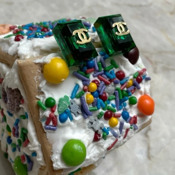 Chanel Green and Yellow Gold Tone Square CC Chicklet Cruise Collection Earrings - Picture 13 of 15